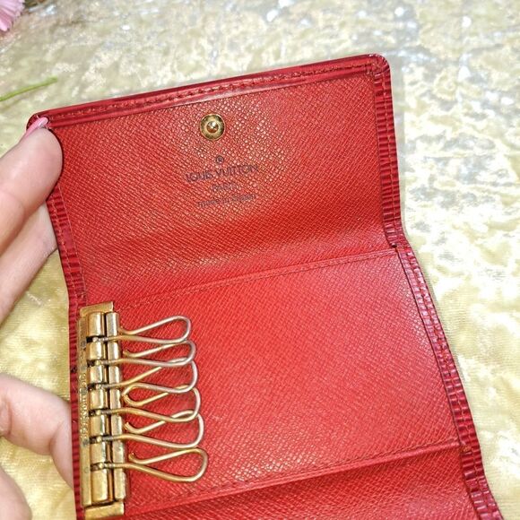 Authentic Louis Vuitton Epi Keyring - Picture 5 of 10